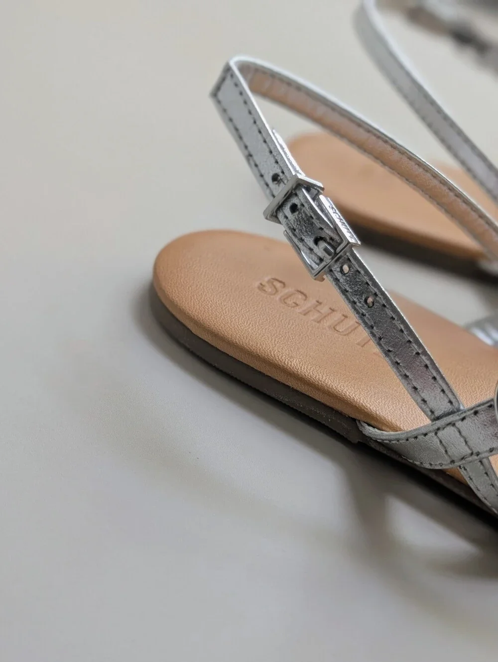 SCHUTZ Acacia T-Strap Silver Metallic Disc Sandals Size 8 NWT